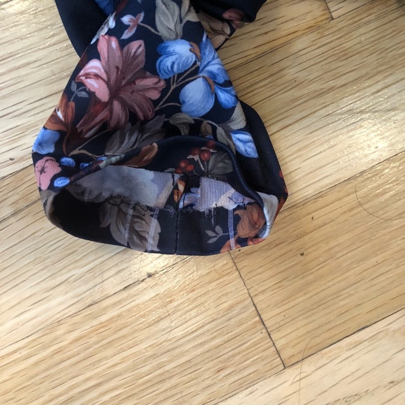 Vintage 70s pleated floral dress - Picture 3 of 7